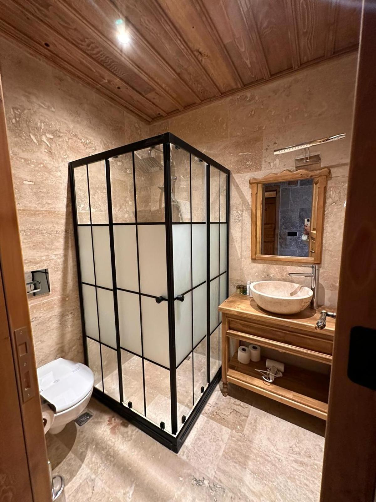 Elevres Stone House Hotel أوروغوبْ المظهر الخارجي الصورة